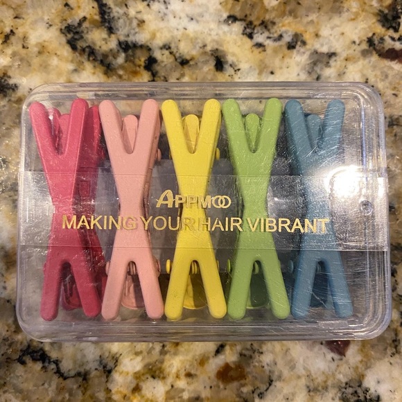 MAKE OFFER 🆕ADORABLE HAIR CLIPS 10 PACK - Picture 6 of 8
